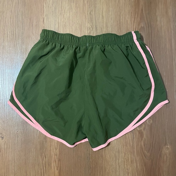 NIKE SHORTS - Picture 2 of 2